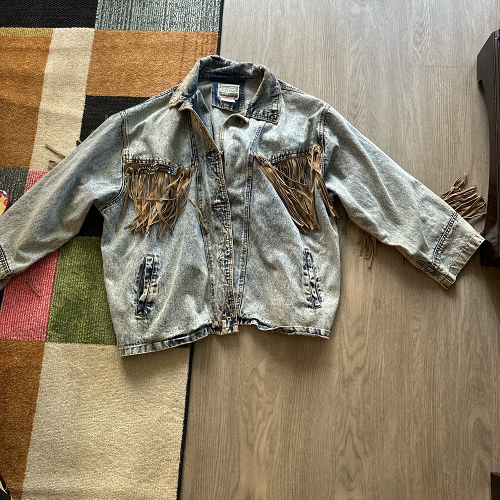 Plus size Vintage 80’s acid wash fringed jean jacket